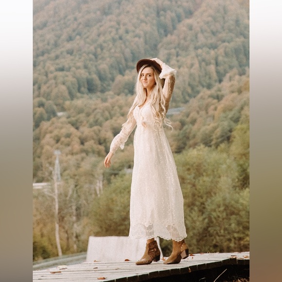 Zara Cream Lace Maxi Dress - Picture 5 of 5